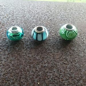 Set of 3 beads in green colorway